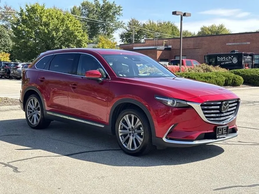 2023 Mazda CX-9 Signature photo 1
