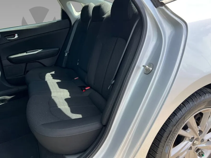2019 Kia Optima LX photo 1