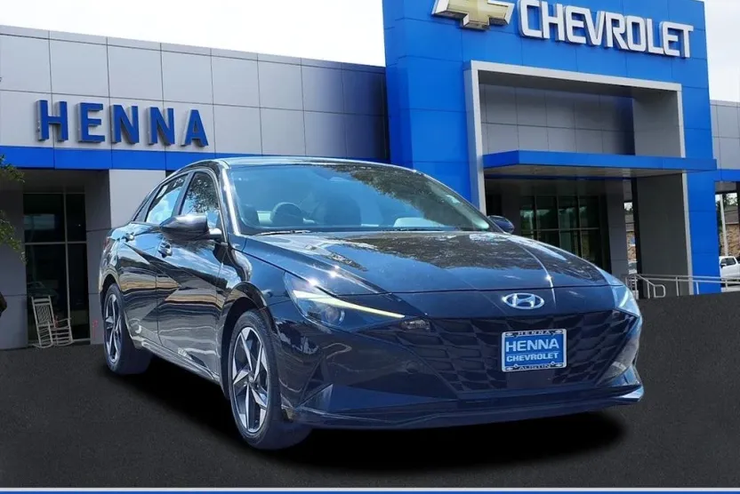 2023 Hyundai Elantra SEL photo 1