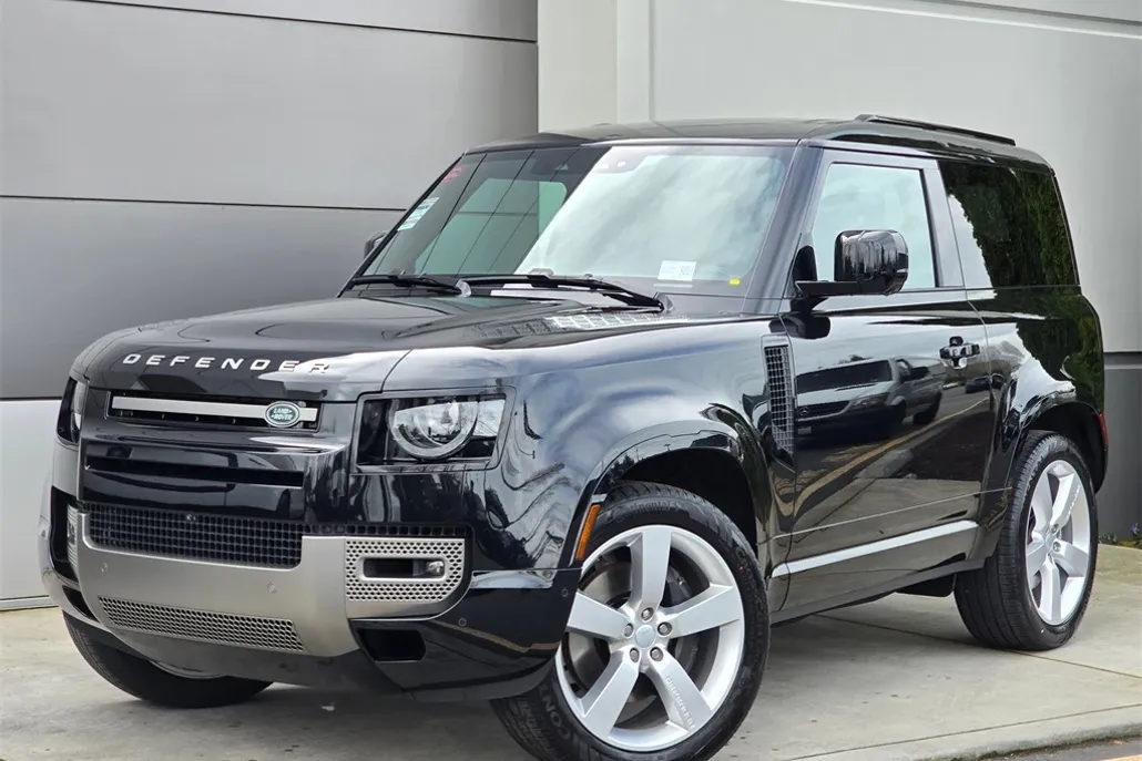2025 Land Rover Defender 90 X-Dynamic SE photo 1