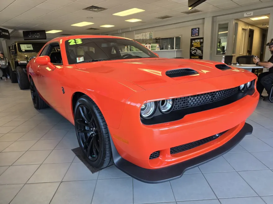 2023 Dodge Challenger SRT8 Hellcat photo 1