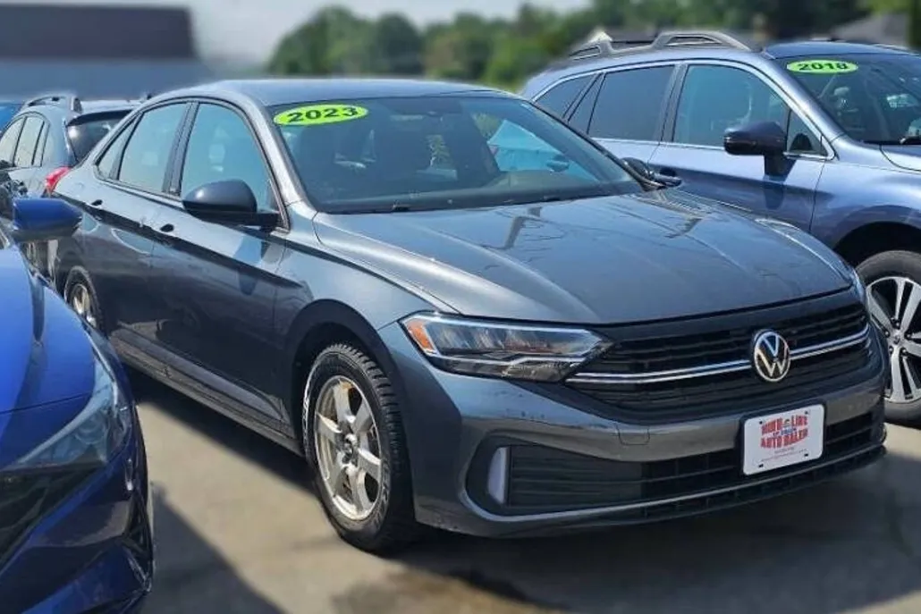 2023 Volkswagen Jetta Sport photo 1