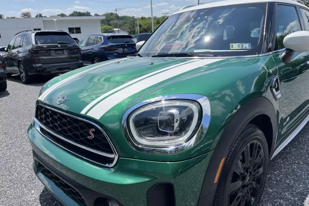 2023 Mini Cooper S ALL4 photo 1
