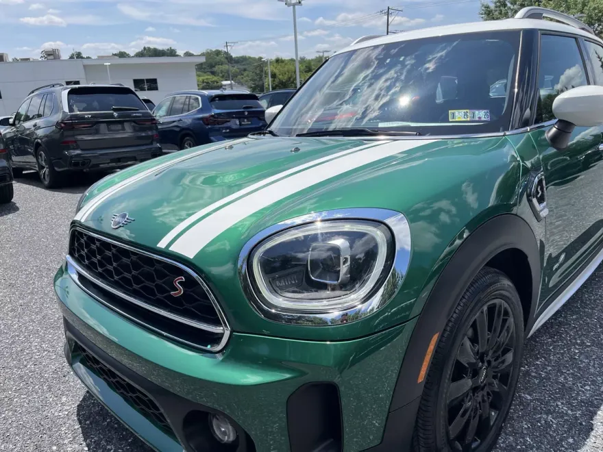 2023 Mini Cooper S ALL4 photo 1