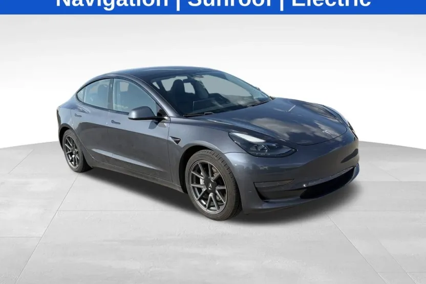 2021 Tesla Model 3 Standard Range Plus photo 1