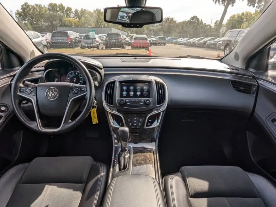 2016 Buick LaCrosse Base photo 1