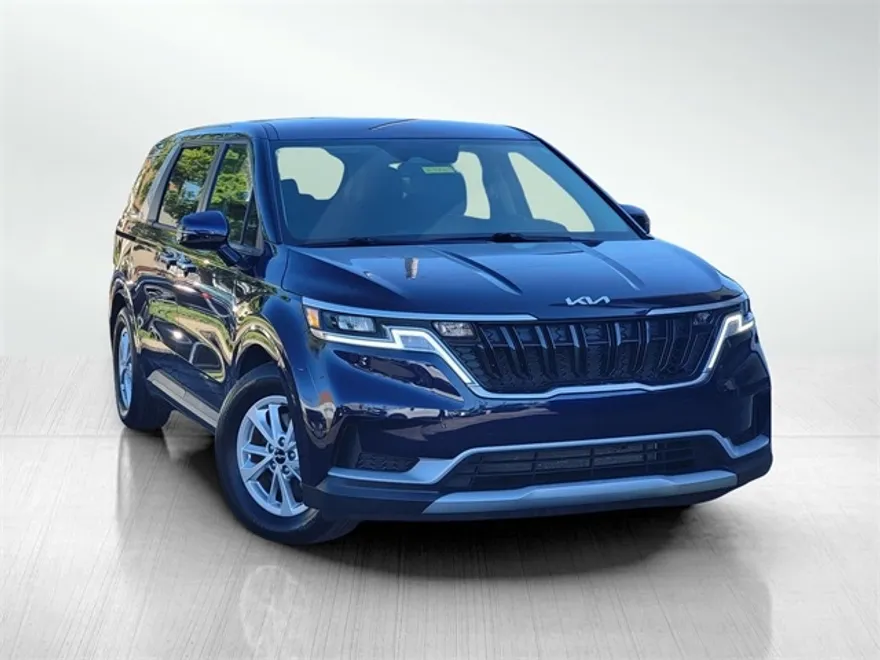 2024 Kia Carnival LX photo 1