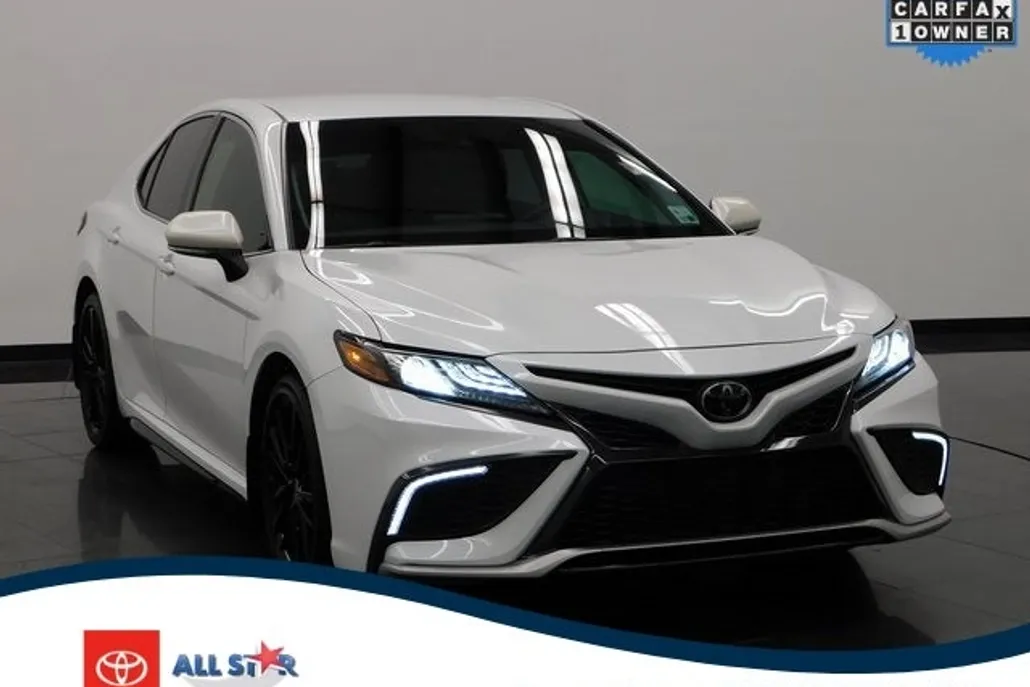 2022 Toyota Camry XSE photo 1