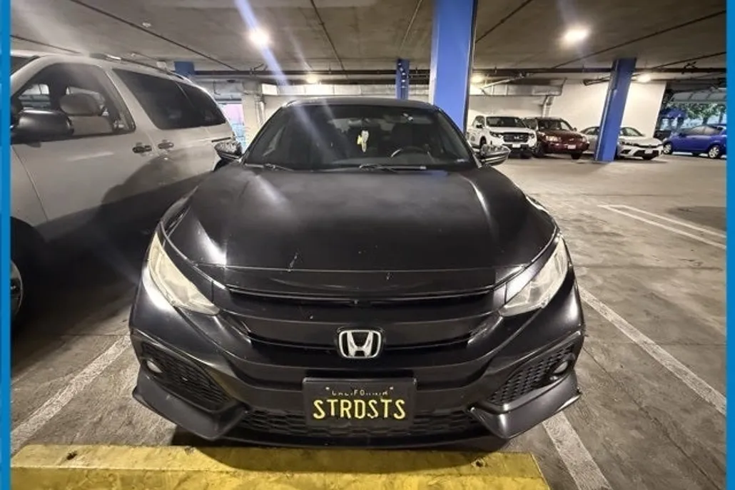 2017 Honda Civic Sport photo 1