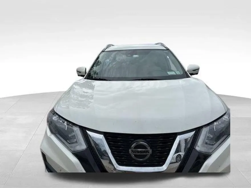 2019 Nissan Rogue SV photo 1