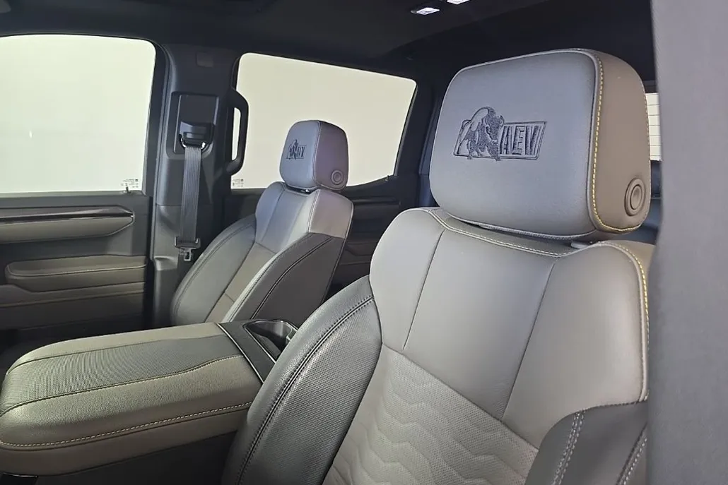 2024 Chevrolet Silverado 1500 ZR2 photo 1