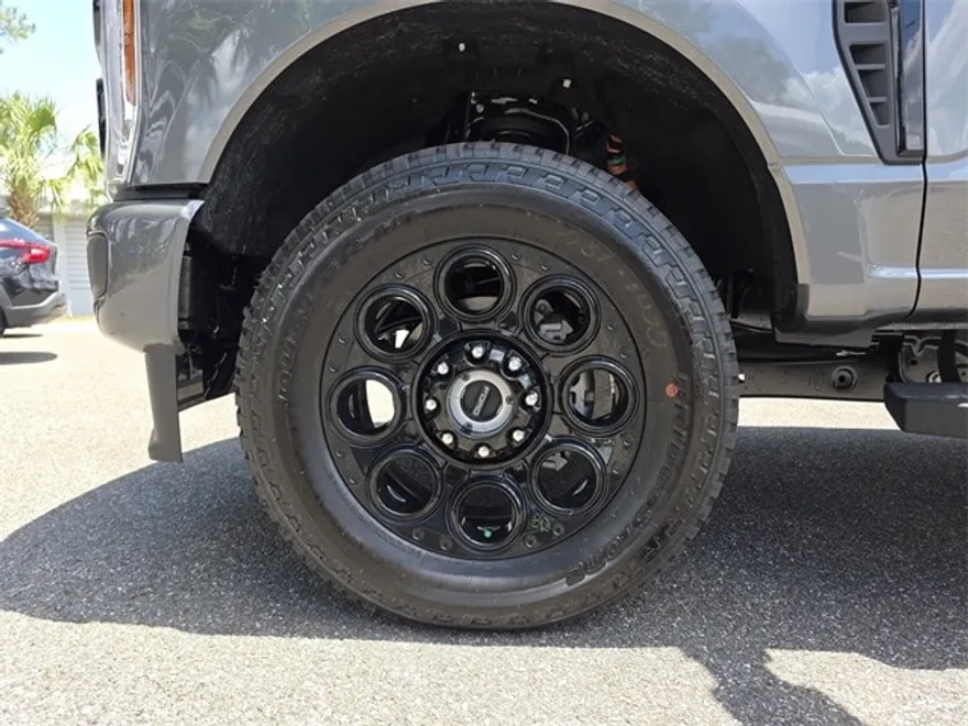 2025 Ford F-250 Lariat photo 1