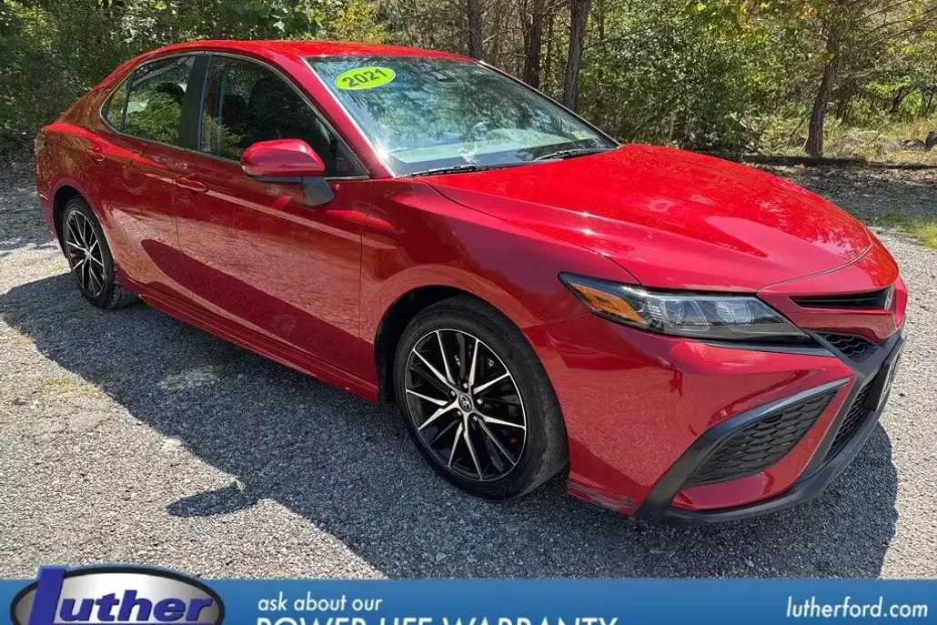 2021 Toyota Camry SE photo 1