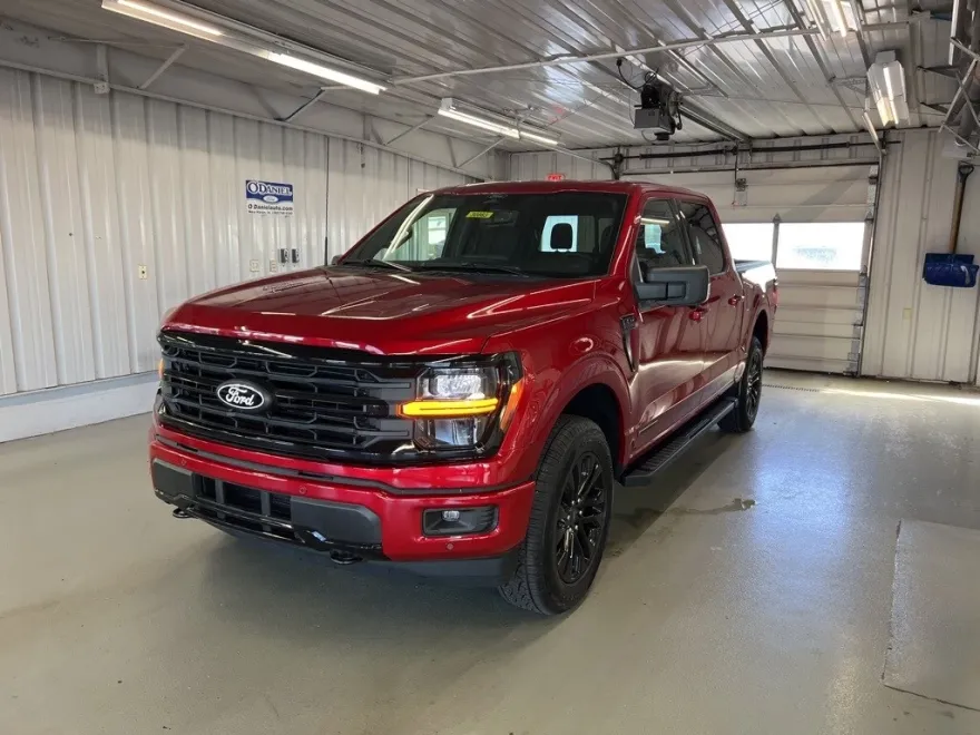 2025 Ford F-150 XLT photo 1