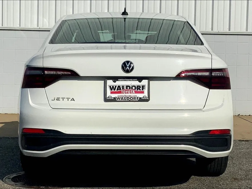 2022 Volkswagen Jetta 1.5T S photo 1