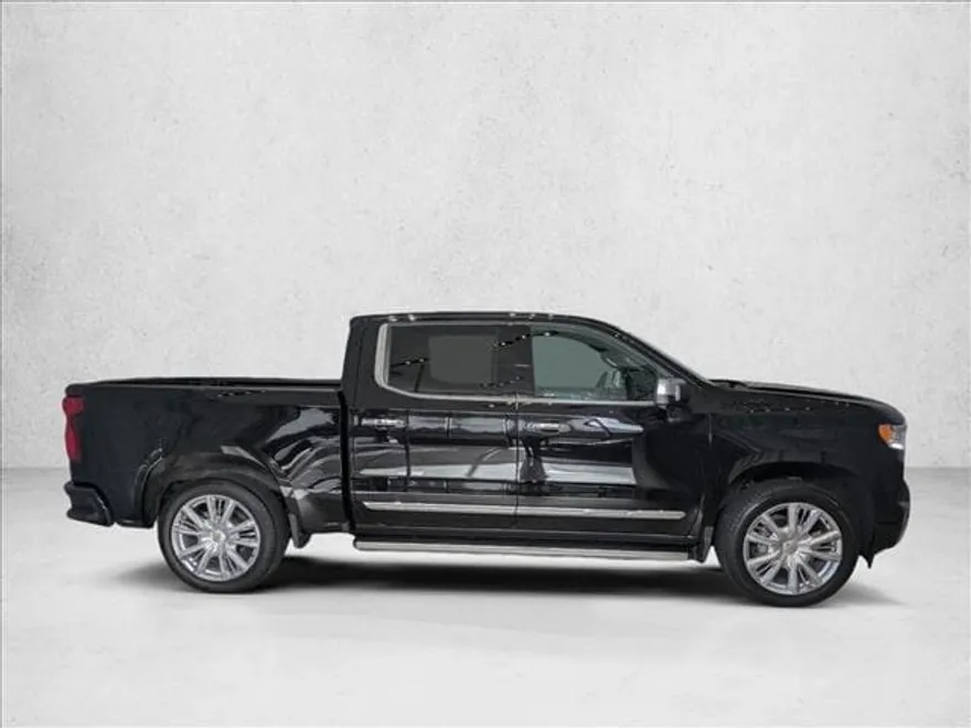 2024 Chevrolet Silverado 1500 High Country photo 1