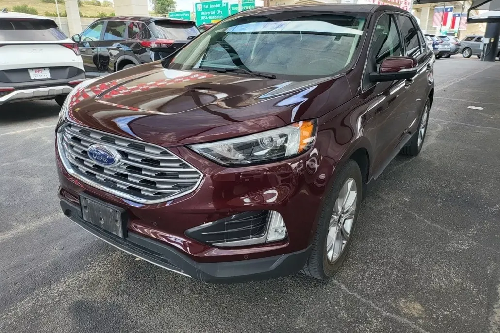 2024 Ford Edge Titanium photo 1