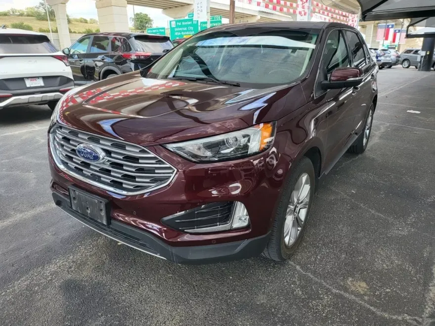 2024 Ford Edge Titanium photo 1