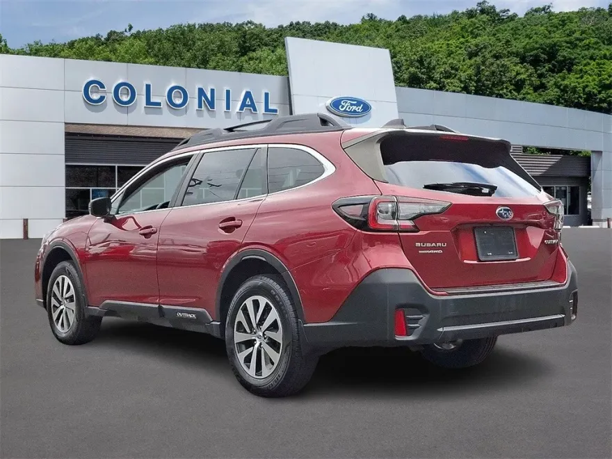 2022 Subaru Outback Premium photo 1