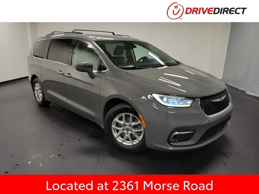 2021 Chrysler Pacifica Touring L photo 1