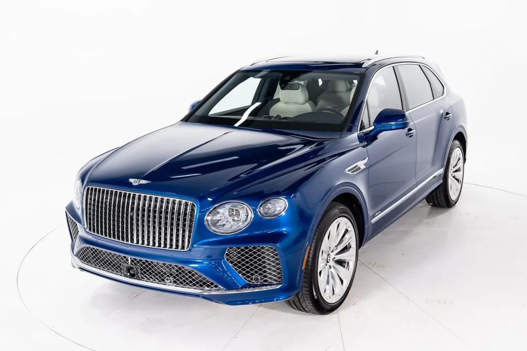 2024 Bentley Bentayga Azure V8 photo 1