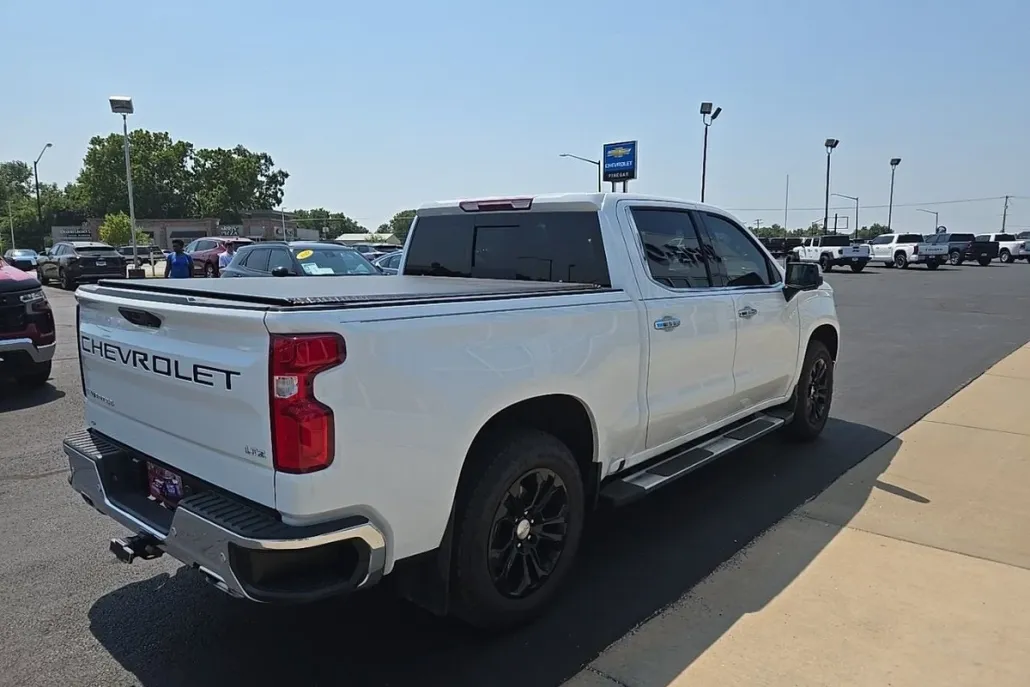 2024 Chevrolet Silverado 1500 LTZ photo 1