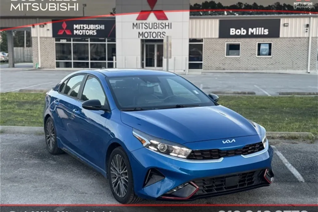 2022 Kia Forte GT-Line photo 1