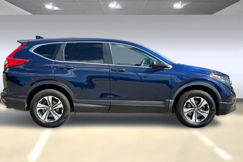 2017 Honda CR-V LX photo 1