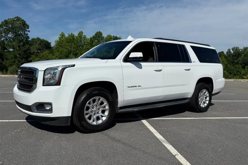 2017 Gmc Yukon XL SLE photo 1