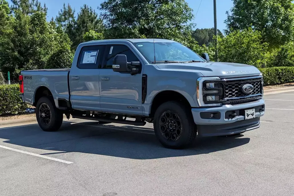 2025 Ford F-250 Lariat photo 1