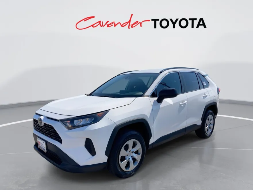 2021 Toyota RAV4 LE photo 1