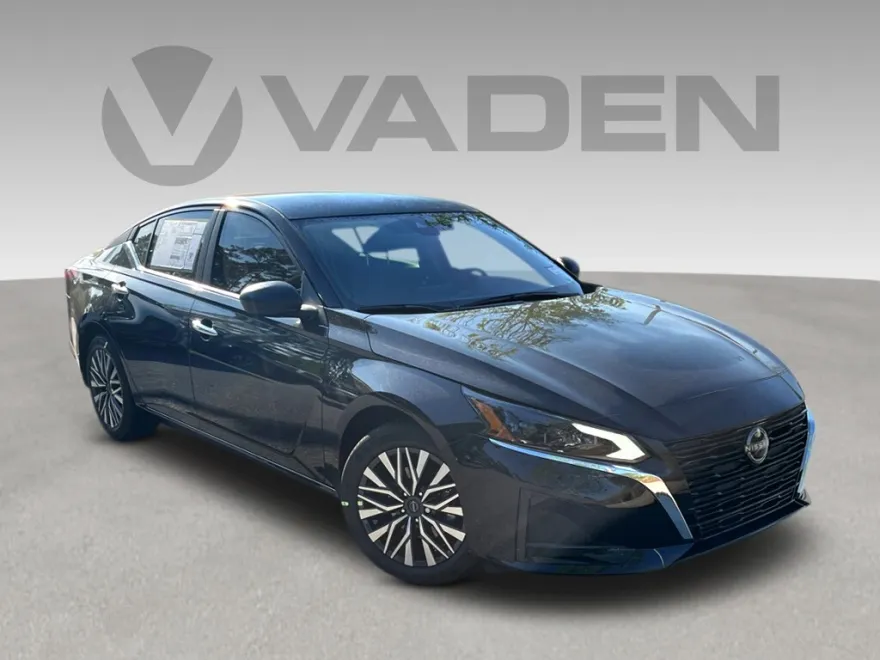 2024 Nissan Altima 2.5 SV photo 1