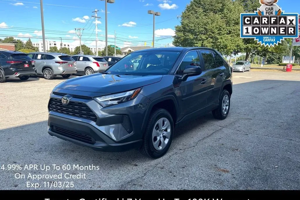 2023 Toyota RAV4 LE photo 1