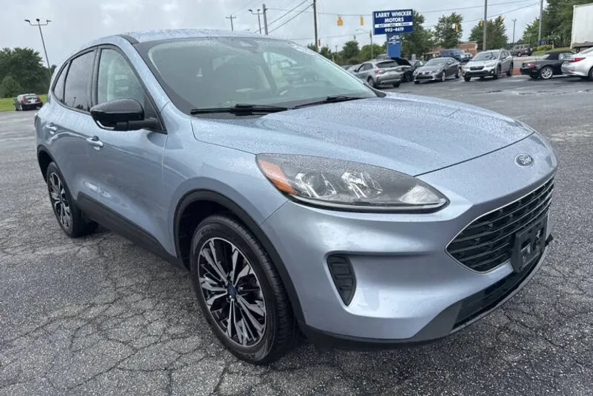 2022 Ford Escape SE photo 1