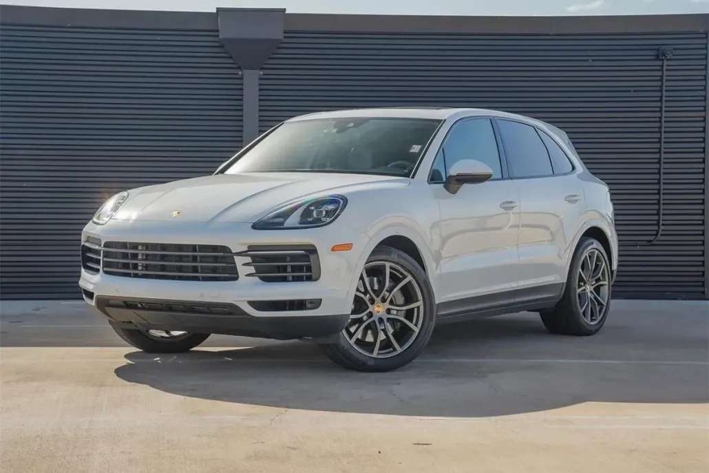 2023 Porsche Cayenne S Platinum Edition photo 1