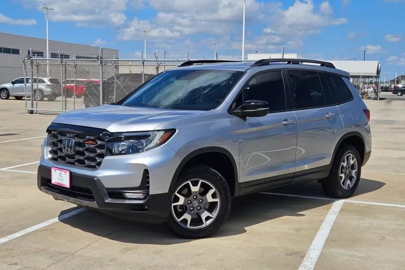 2023 Honda Passport TrailSport photo 1