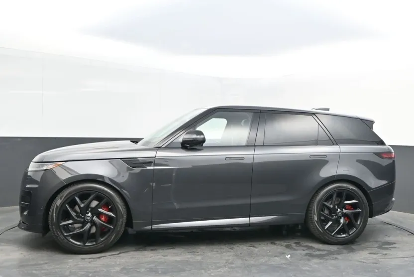 2025 Land Rover Range Rover Sport SE photo 1