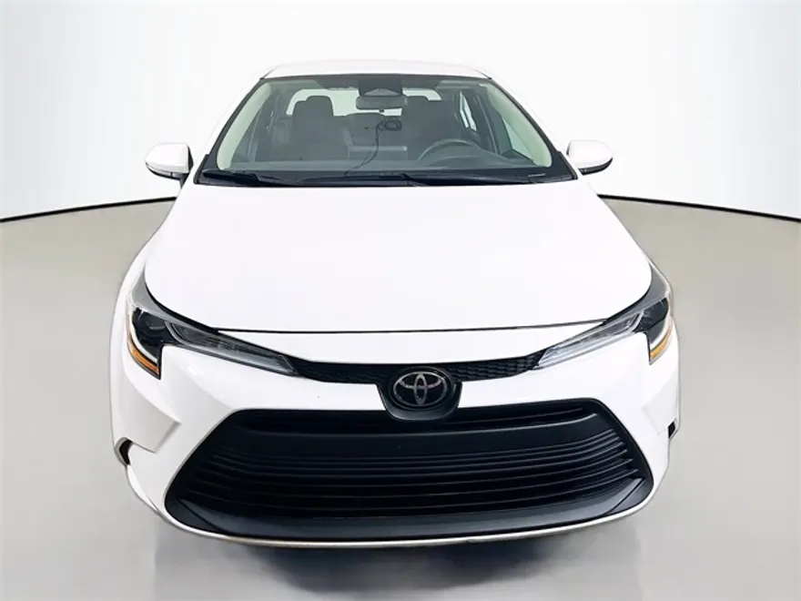 2024 Toyota Corolla LE photo 1