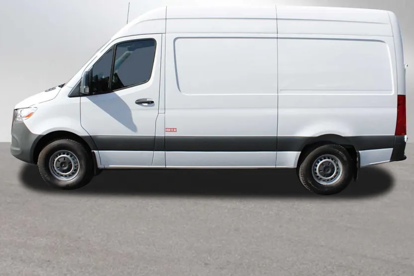 2023 Mercedes Benz Sprinter 2500 Standard Roof photo 1