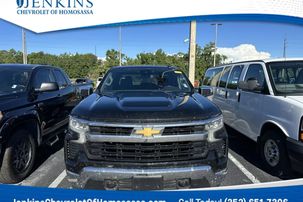 2022 Chevrolet Silverado 1500 LT photo 1
