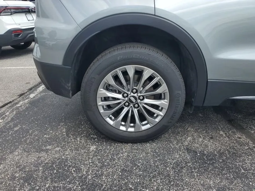 2024 Cadillac XT4 Premium Luxury photo 1