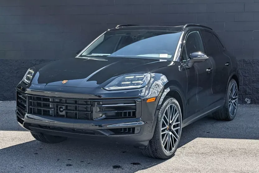 2025 Porsche Cayenne photo 1