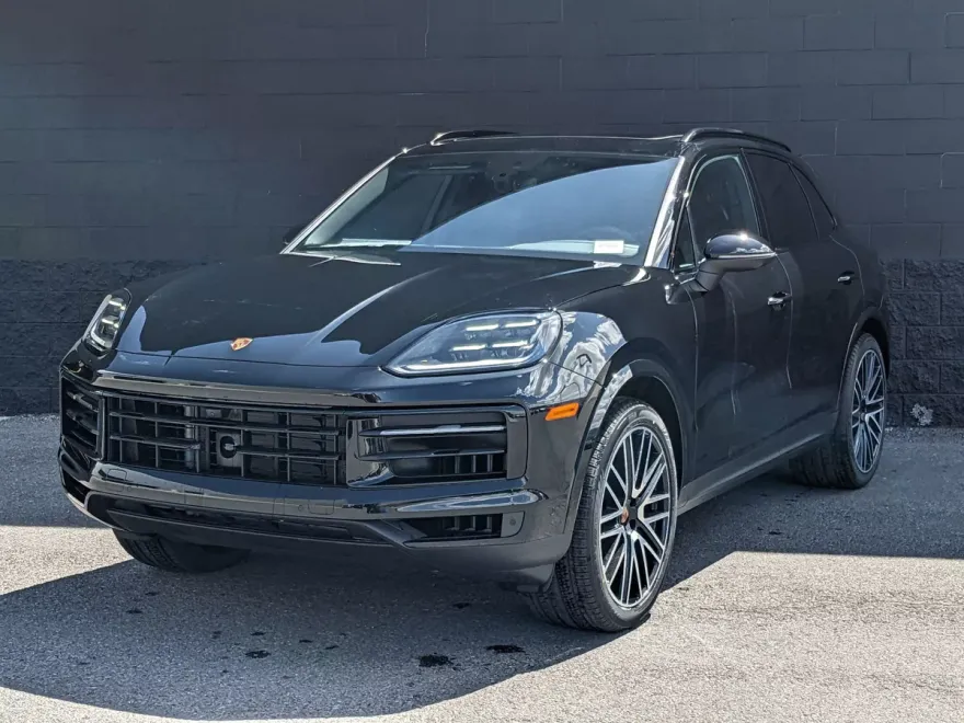 2025 Porsche Cayenne photo 1