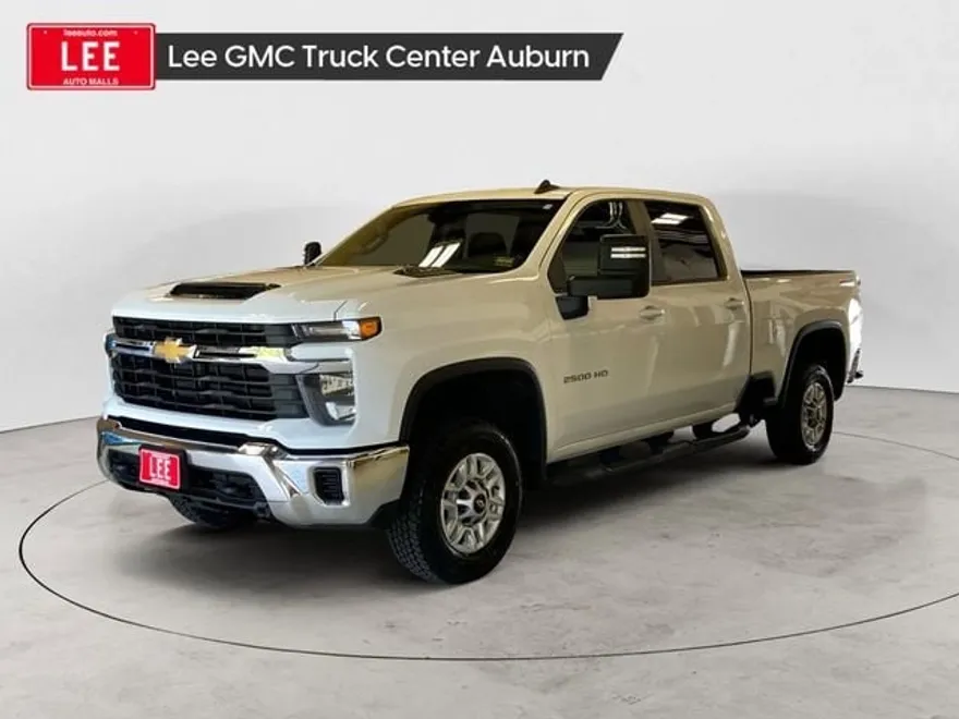 2024 Chevrolet Silverado 2500HD LT photo 1