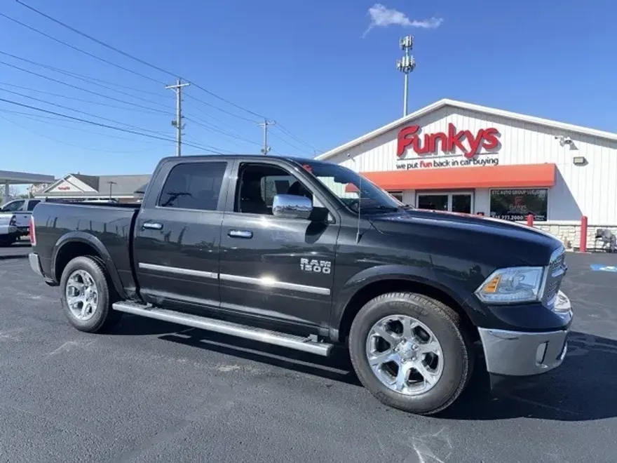 2017 Ram 1500 Laramie photo 1