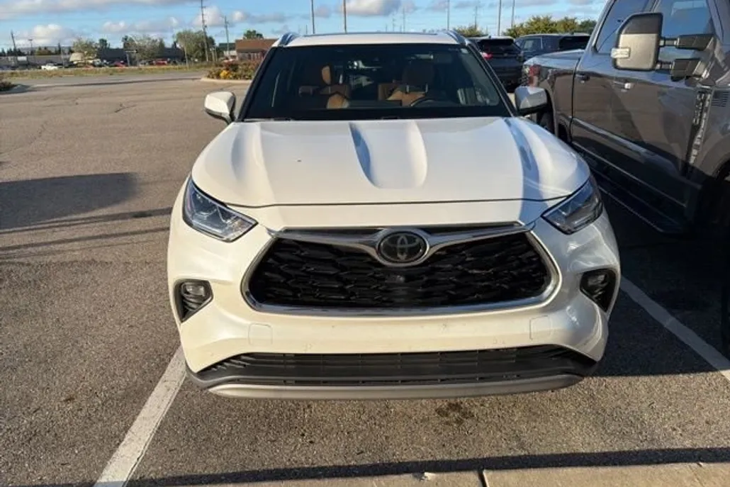 2020 Toyota Highlander Platinum photo 1