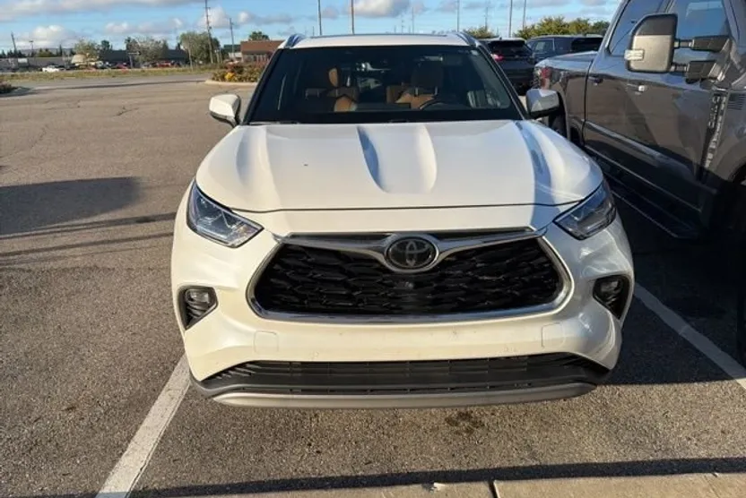 2020 Toyota Highlander Platinum photo 1