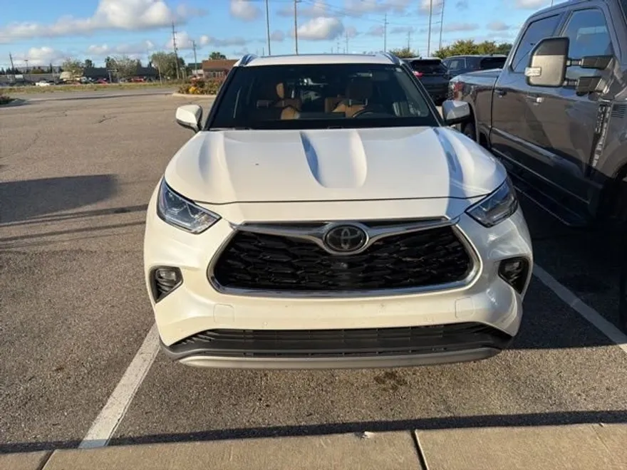 2020 Toyota Highlander Platinum photo 1