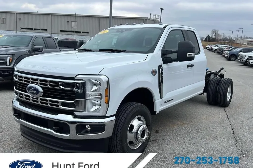 2025 Ford F-350 XL photo 1