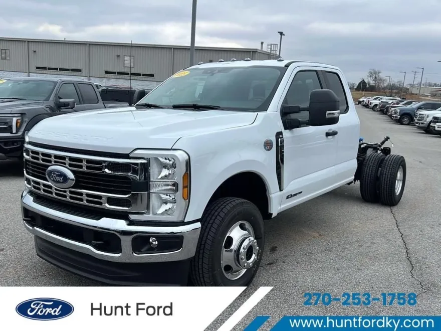 2025 Ford F-350 XL photo 1